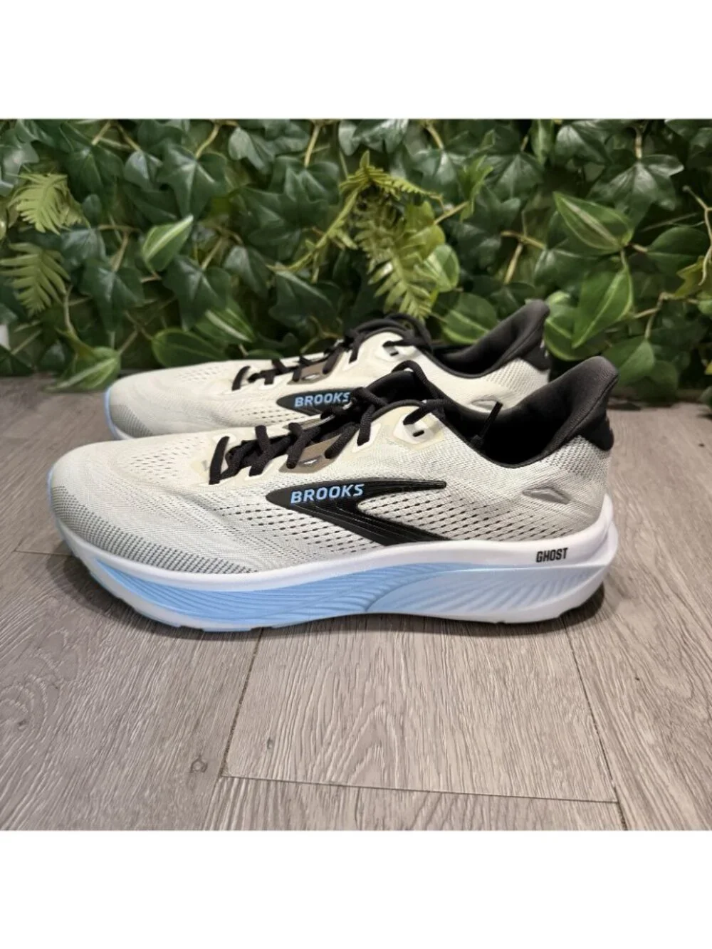 Brooks Men’s Ghost 18 Running Sneaker Color White/black /open Air Size 9.5